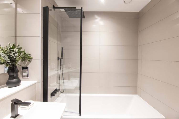 3 Bed Show Apartm...