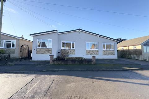 4 bedroom detached bungalow for sale, Westfield Avenue, Skelmanthorpe, HD8 9AH