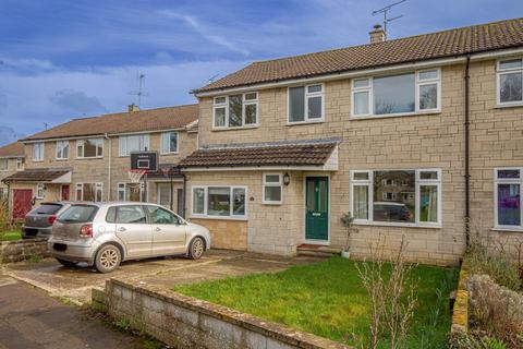 Pembroke Green, Lea, SN16