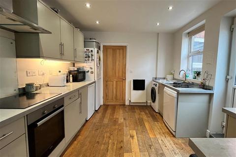 5 bedroom house to rent, Polygon
