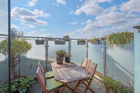 13a Steerforth Street, London, SW18 4HH