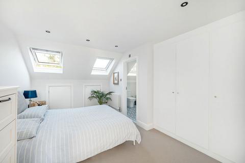 13a Steerforth Street, London, SW18 4HH