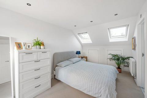 13a Steerforth Street, London, SW18 4HH