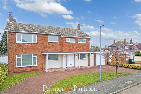 Aylesbury Drive, Holland-on-Sea, Clacton-on-Sea, Essex, CO15