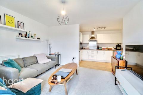 2 bedroom flat for sale, Devonshire Close, Grays