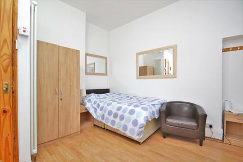 Studio to rent, George Lane London SE13