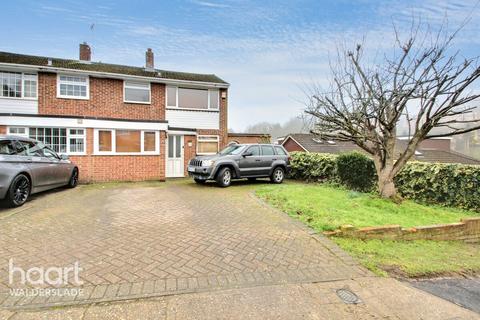 Prince Charles Avenue, Chatham