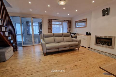 2 bedroom semi-detached house for sale, Brunswick Avenue, New Southgate N11