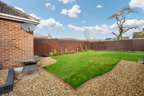 2 bedroom detached bungalow for sale, Shaftesbury Road, Gillingham