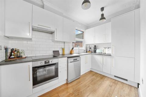 2 bedroom flat for sale, Pine Road, London NW2