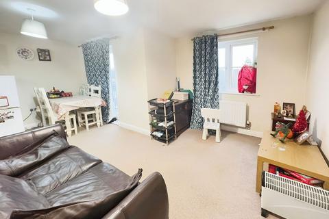 2 bedroom flat for sale, Twickenham Close, Swindon, SN3 3FF