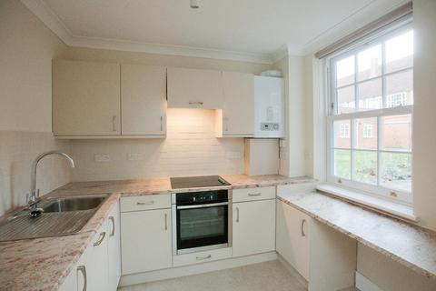 2 bedroom flat for sale, The Close, Salisbury