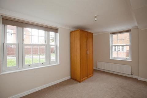 2 bedroom flat for sale, The Close, Salisbury