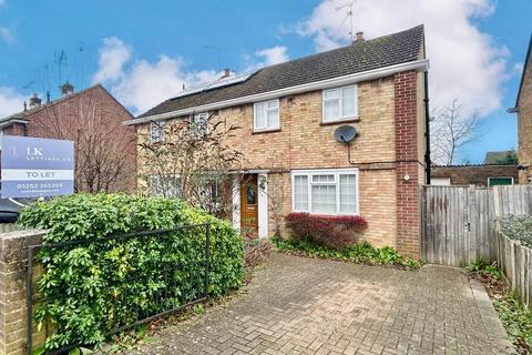 3 bedroom semi-detached house to rent, Upper Way, Farnham