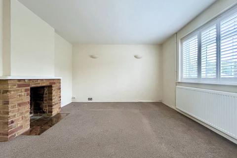 3 bedroom semi-detached house to rent, Upper Way, Farnham