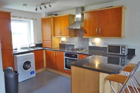 3 bedroom end of terrace house to rent, Park Grange Rise, Sheffield