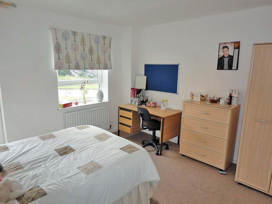 Four-bed-student-property-norfolk-park (5).jpg