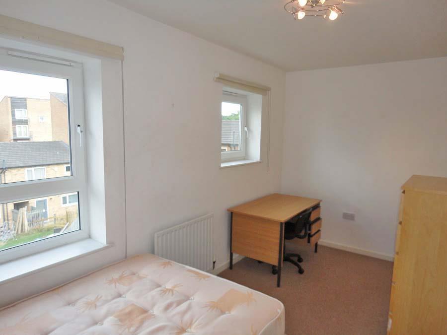 Four-bed-student-property-norfolk-park (9).jpg