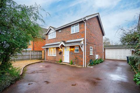 5 bedroom detached house to rent, London Road, Burpham, Guildford, GU4