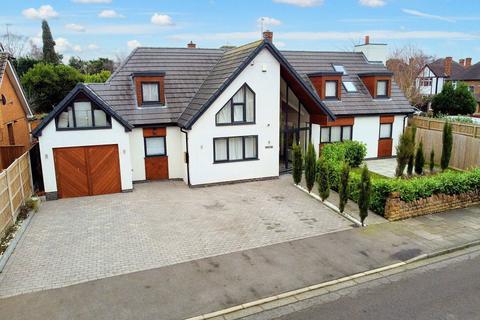 4 bedroom detached house to rent, Thornhill Close, Bramcote, Nottingham,