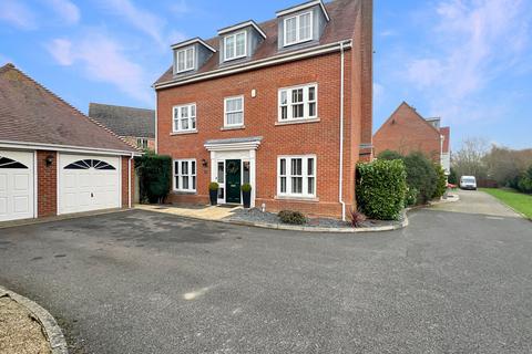 5 bedroom detached house for sale, Quilberry Drive, Braintree, CM77