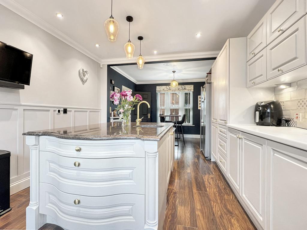 Kitchen/Breakfast Room