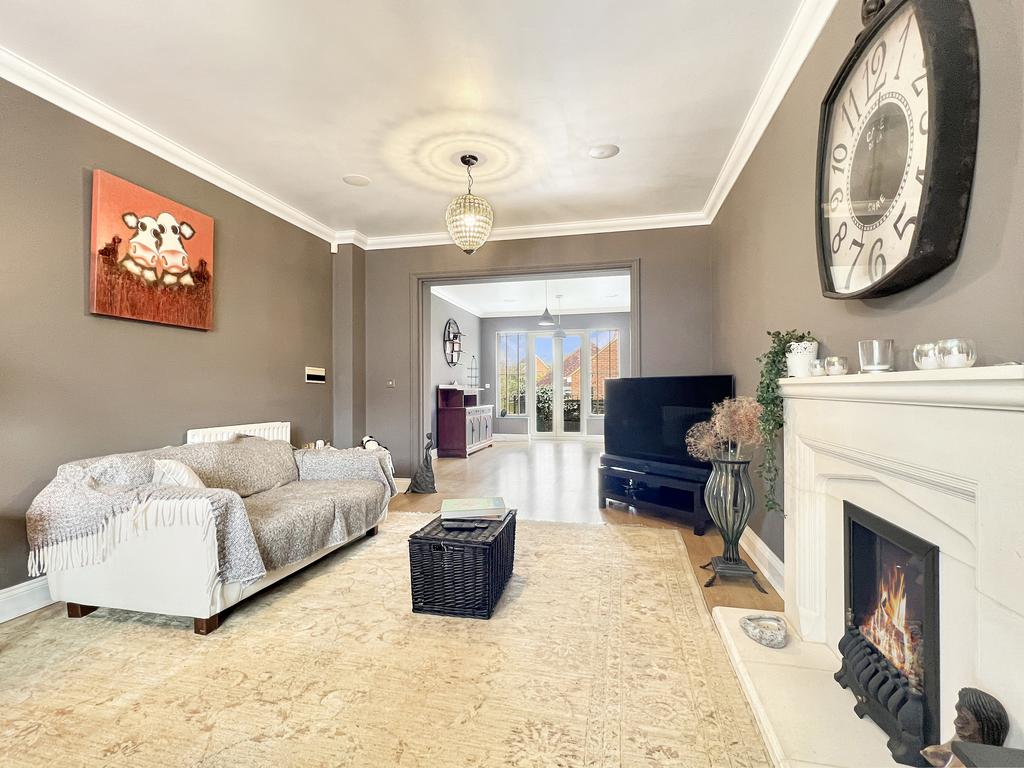 Lounge Area &amp; Dining Area