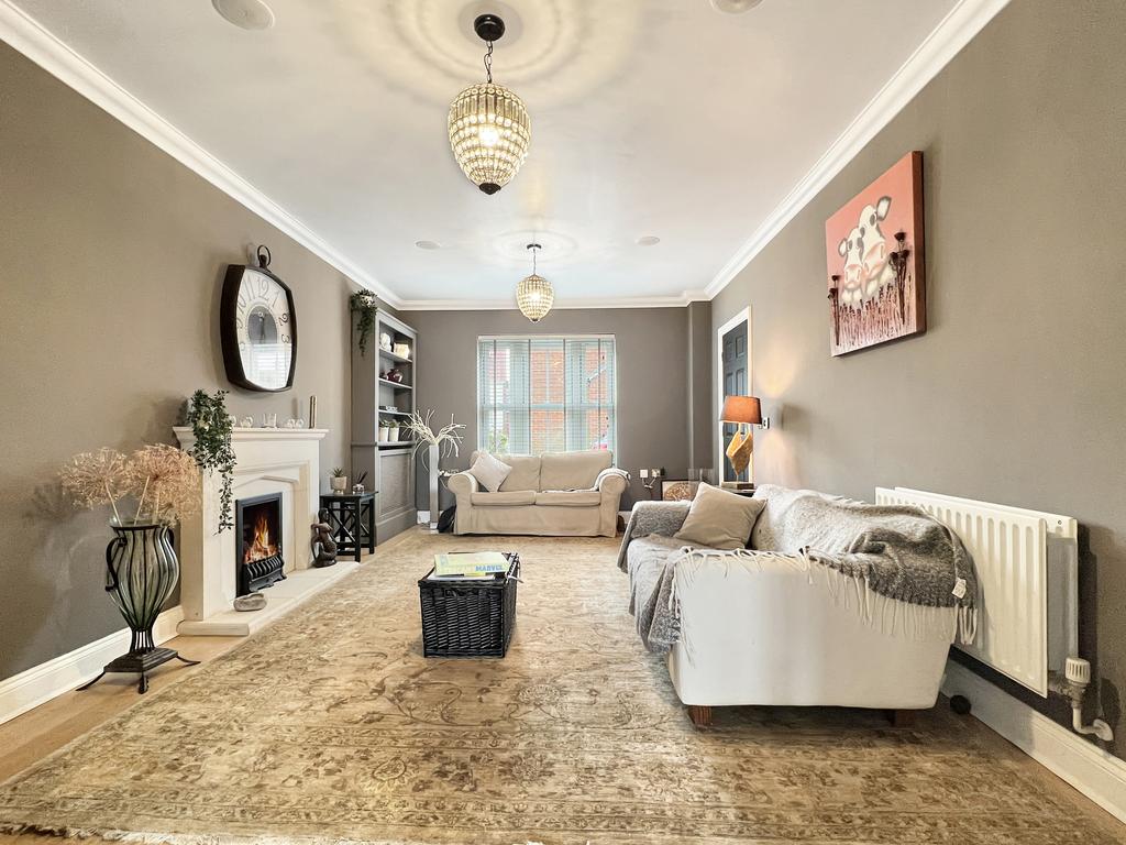 Lounge Area &amp; Dining Area
