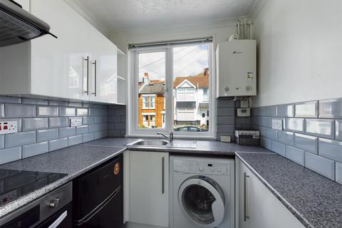 1 bedroom flat to rent, Milner Road, Brighton