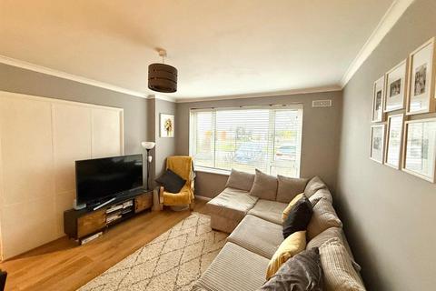 3 Bronsdon Way, Denham, Uxbridge, UB9 5AA