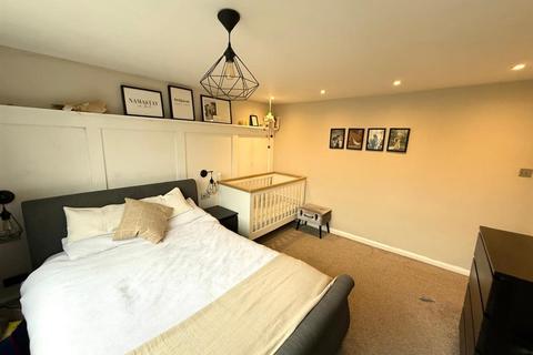 3 Bronsdon Way, Denham, Uxbridge, UB9 5AA