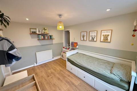 3 Bronsdon Way, Denham, Uxbridge, UB9 5AA