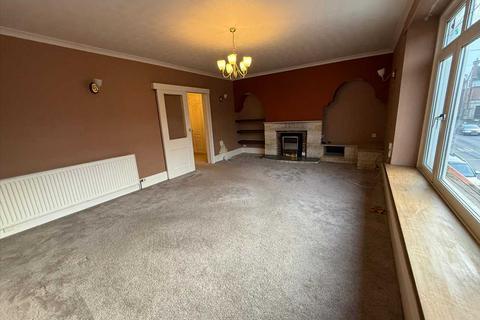 4 bedroom apartment to rent, High Street, Ludgershall