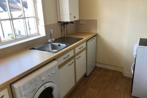 Studio to rent, West Buildings, Worthing, BN11 3BS