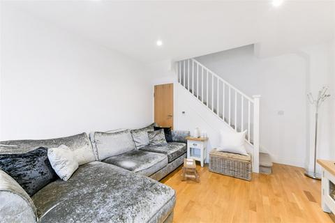 1 bedroom mews for sale, 47 Woodlands Road, Earlswood RH1