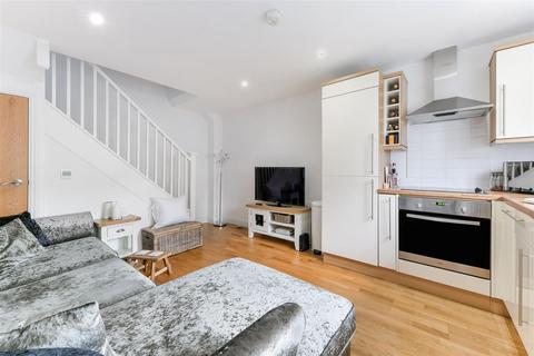 1 bedroom mews for sale, 47 Woodlands Road, Earlswood RH1