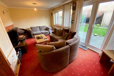 3 bedroom end of terrace house for sale, Inskip Road, Dagenham