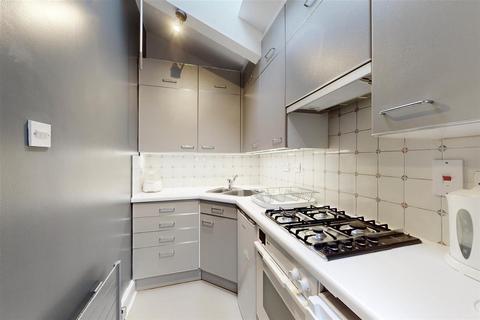 1 bedroom flat to rent, QUEENSBERRY MEWS WEST, London, SW7