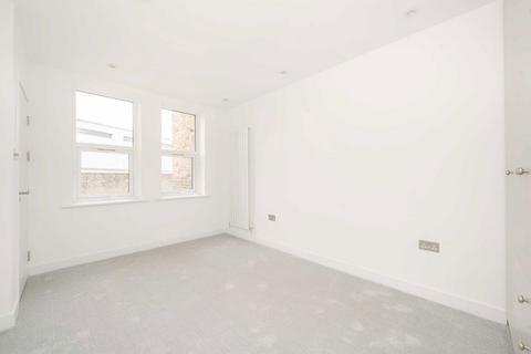 1 bedroom flat for sale, Boscombe Road, London W12