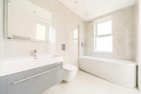 2 bedroom flat for sale, Boscombe Road, London W12