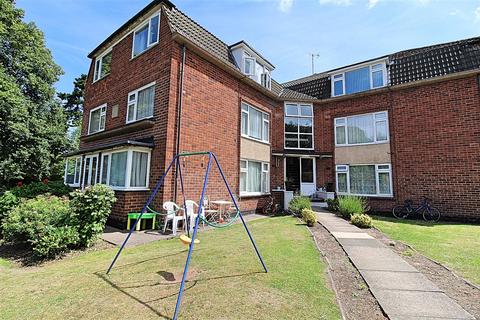 2 bedroom flat to rent, Orton Close, North Warwickshire B46