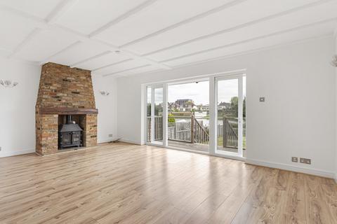 undefined, Lower Ash Estate, Shepperton, Surrey, TW17