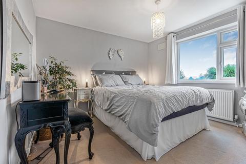 117 Brightside Avenue, Staines-upon-thames, TW18 1NH