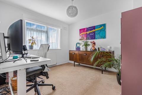 117 Brightside Avenue, Staines-upon-thames, TW18 1NH
