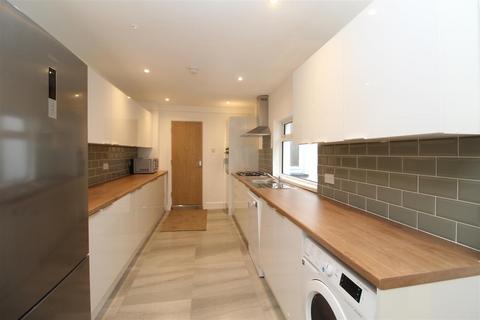 7 bedroom private hall to rent, Bedford Street, Cardiff CF24