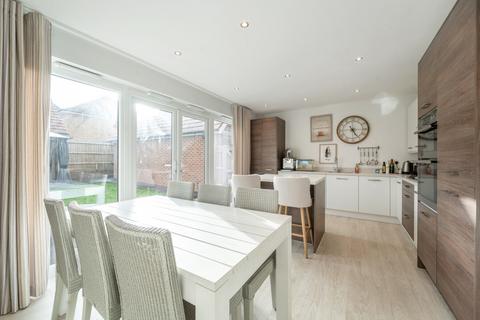3 bedroom detached house for sale, Orwell Drive, Arborfield Green, Reading