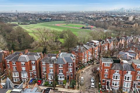 2 bedroom flat for sale, Parliament Hill, London