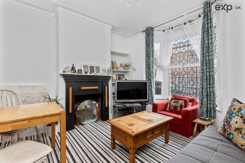 4 bedroom terraced house for sale, Arrow Road, London E3