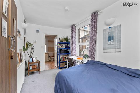 4 bedroom terraced house for sale, Arrow Road, London E3