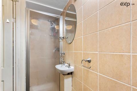 27 Arrow Road, London, E3 3HE